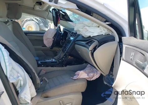 2019 Ford Fusion Hybrid Se z USA, uszkodzony, nr VIN 3FA6P0LU4KR273472